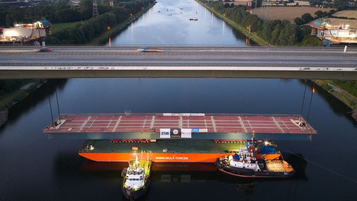 Erfolgreicher Einhub Mittelstück Rader Hochbrücke